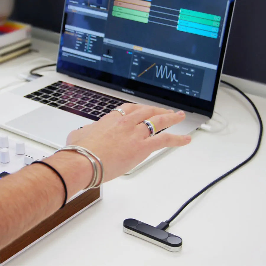 Ultraleap Leap Motion Controller 2／美品 Ultraleap Leap Motion Controller 2 - RobotShop