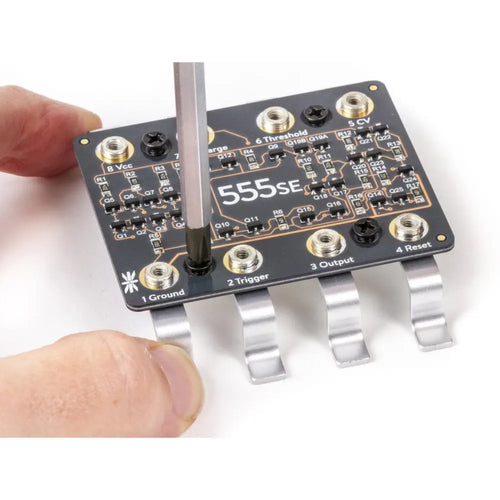 The 555SE Discrete 555 Timer Soldering Kit